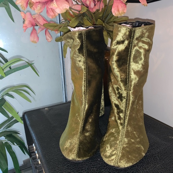 Velvet ankle booties - Picture 3 of 7